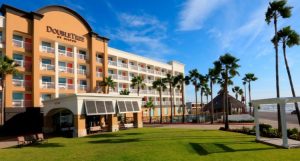 DoubleTree by Hilton Galveston Beach has rooms with balconies